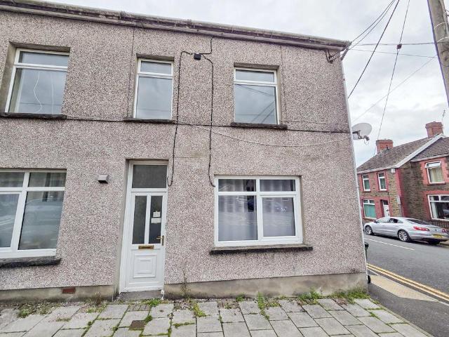 Flat for rent in Hengoed, Wales