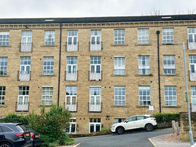 Flat for rent in Ripponden, West Yorkshire