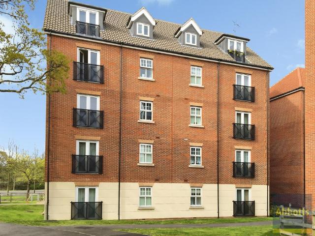 Flat for rent in Lee Chapel, Essex