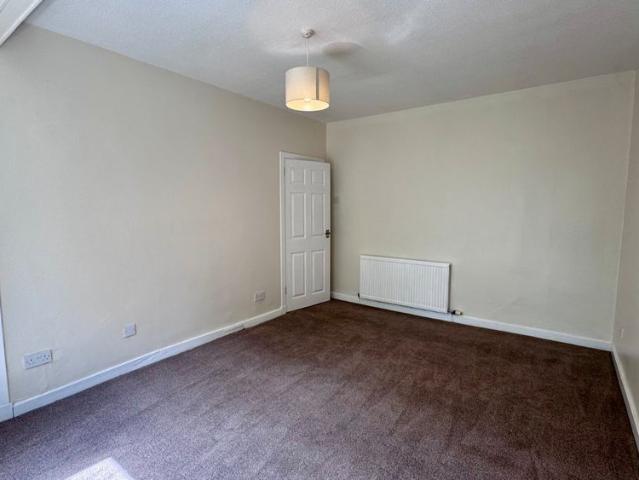 Apartment for rent in Scotstounhill, Scotstoun
