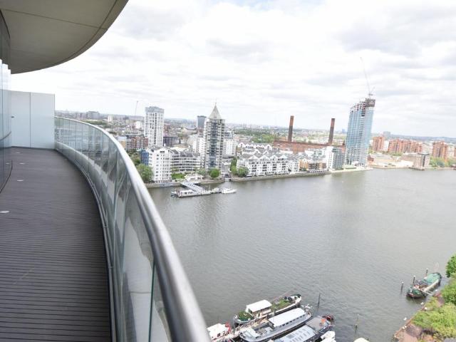 Flat for rent in Battersea, Greater London