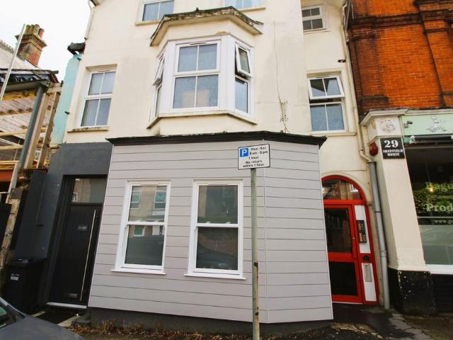 Flat for rent in Lucastes, Perryfields
