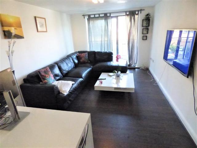 Flat for rent in Gants Hill, Gants Hill