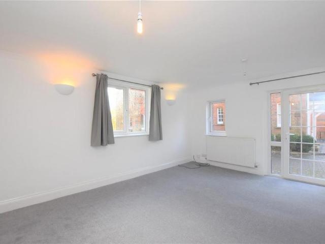 Apartment for rent in Belle Isle, West Yorkshire