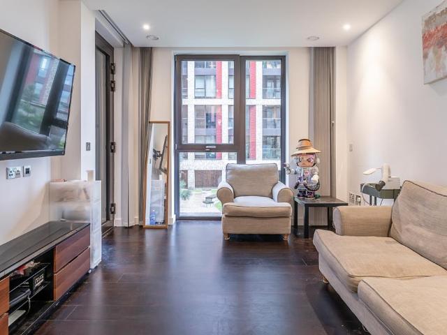 Flat for rent in Nine Elms, Greater London
