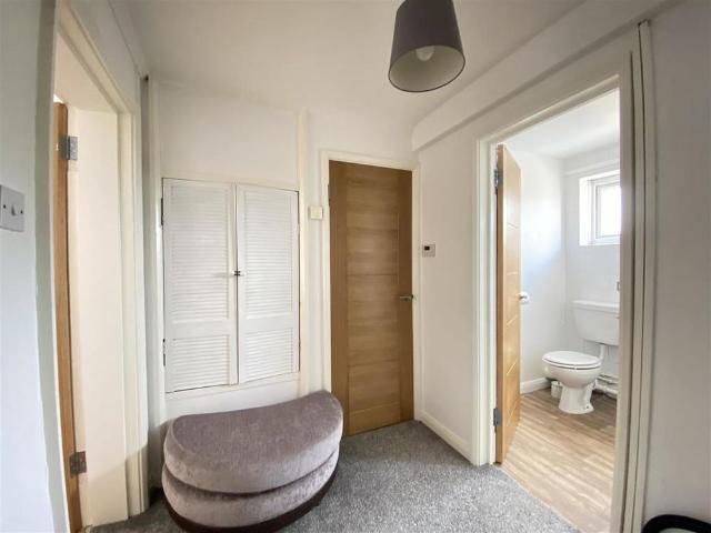 Apartment for rent in Mill End, Green Close