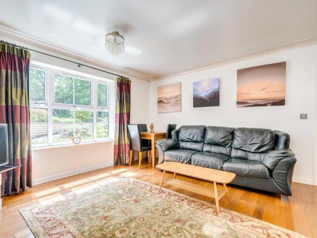 Apartment for rent in Birkenshaw, West Yorkshire