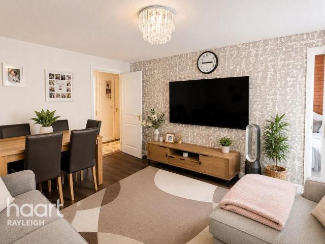 Apartment for rent in Laindon Cross, Basildon