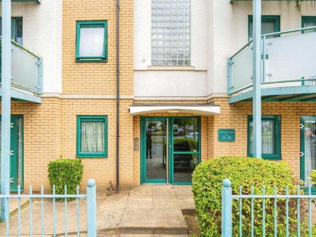 Flat for rent in Lane, Greater London