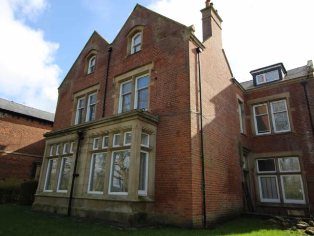 Flat for rent in Preston, Adelphi