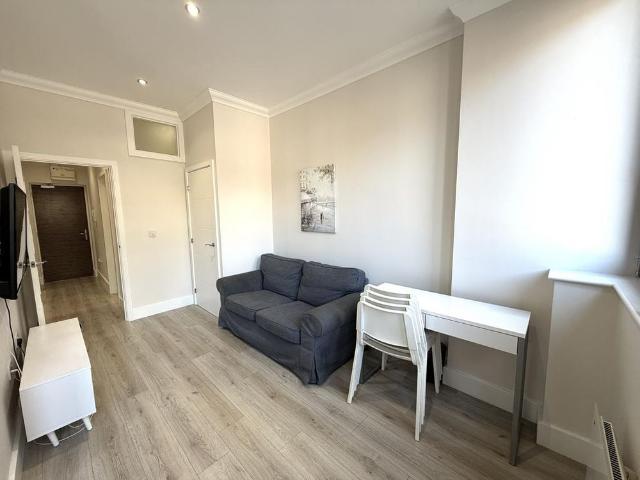 Apartment for rent in Lakenham, East Bank