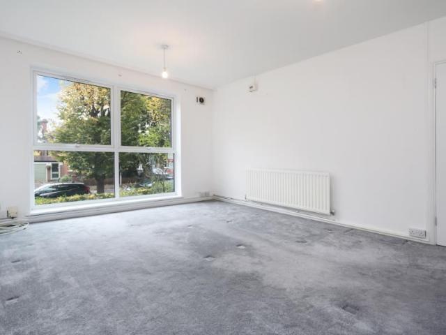 Apartment for rent in Surbiton, Greater London