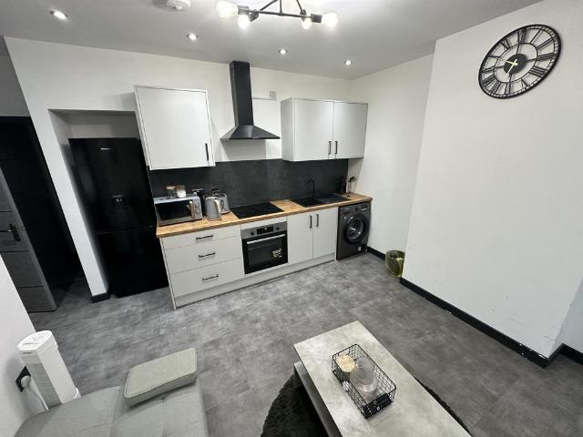 Flat for rent in Old Trafford, Trafford Park