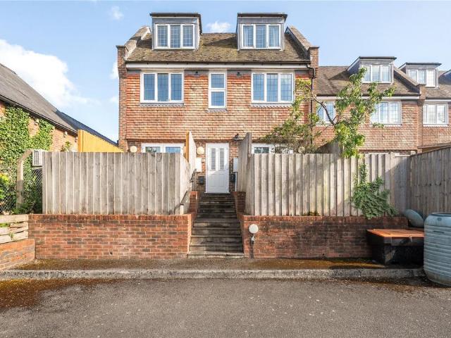 Flat for rent in Sandown Park, Kent