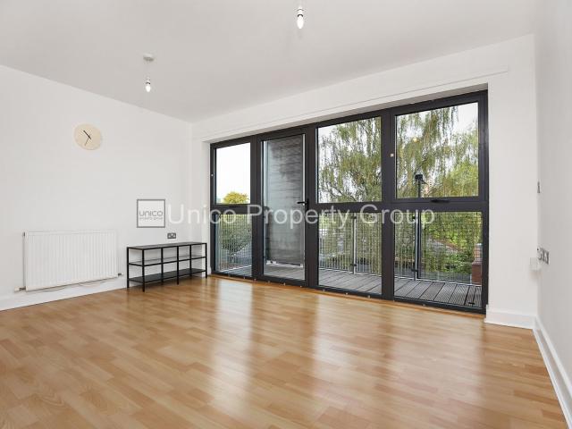 Apartment for rent in Poplar Grove, Greater London