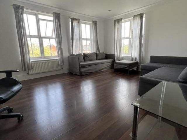 Apartment for rent in Repton Park, Greater London