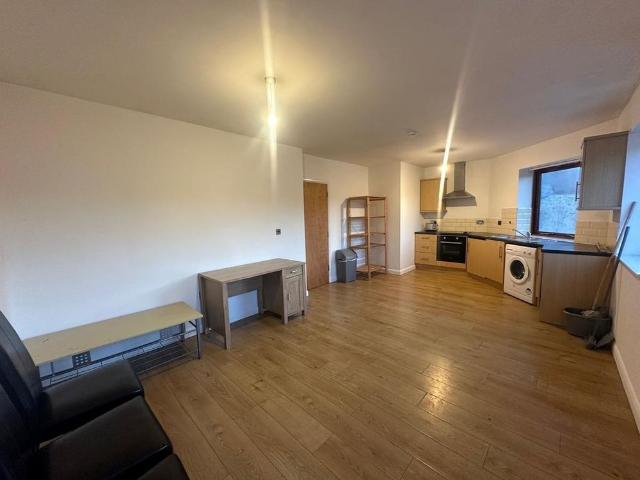 Apartment for rent in Hillhouse, Huddersfield
