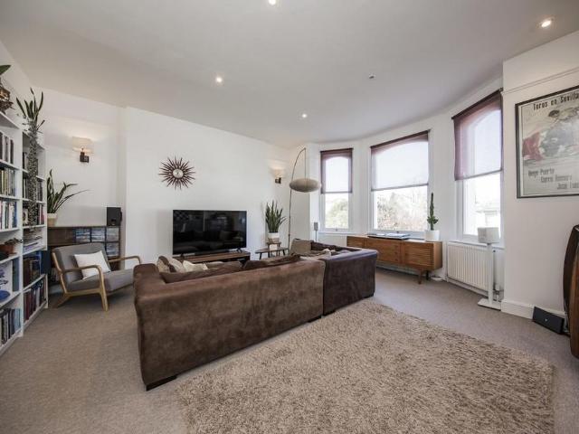 Apartment for rent in St James, Sandown Park