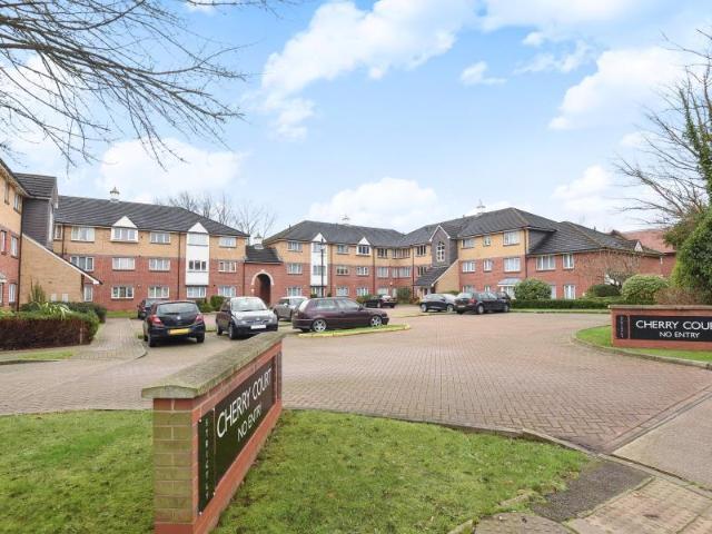Flat for rent in Pinner, Greater London