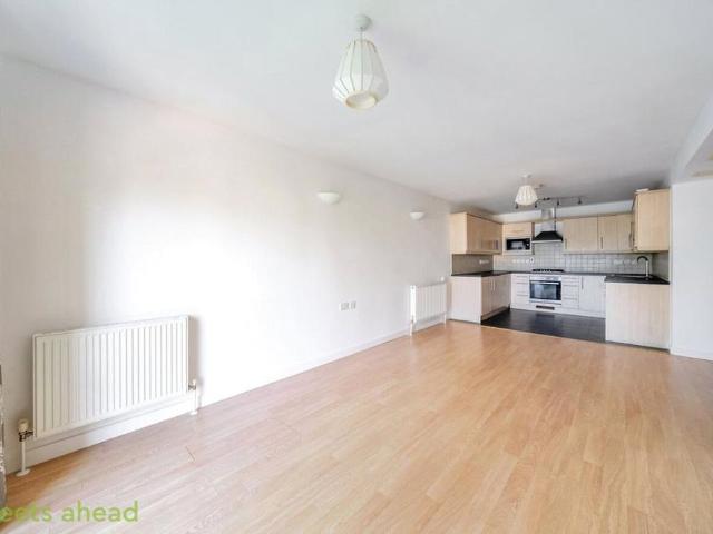 Apartment for rent in London Borough of Croydon, Addiscombe