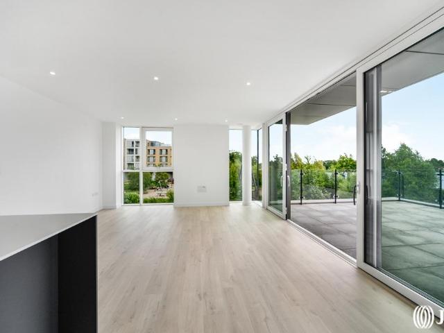 Flat for rent in Woodberry Down, Stoke Newington