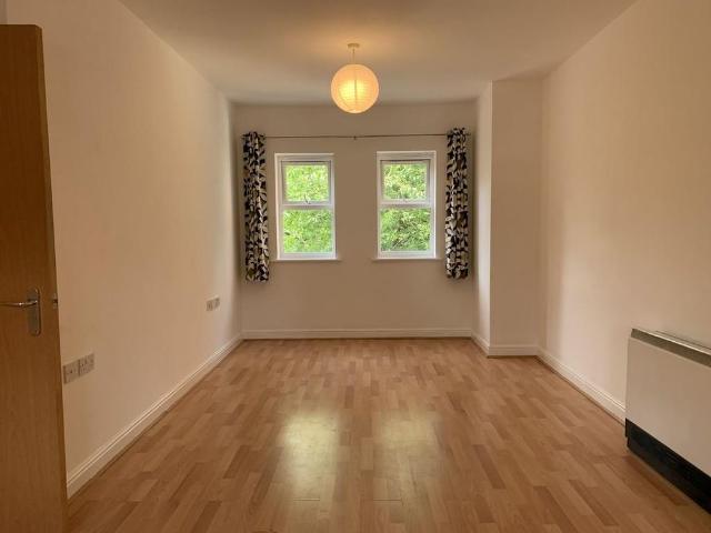 Apartment for rent in Gorse Hill, Trafford Park