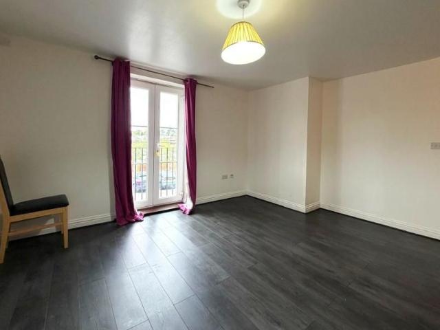 Apartment for rent in Knaphill, Woking