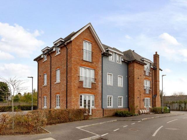 Flat for rent in Bourne Vale, Kent