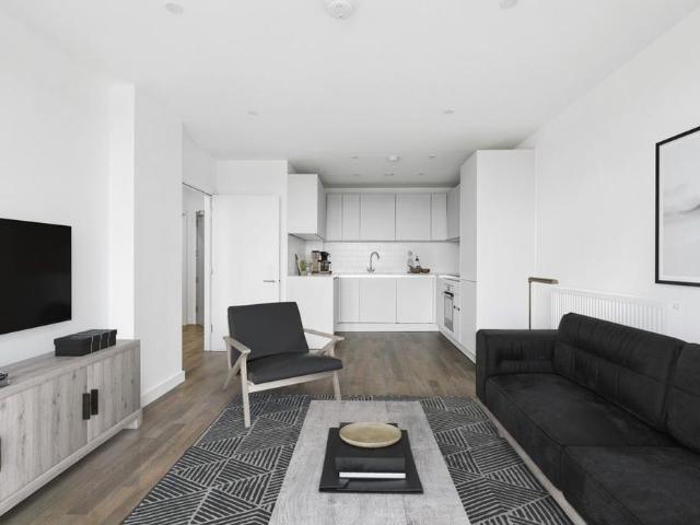 Apartment for rent in Furzedown, Greater London