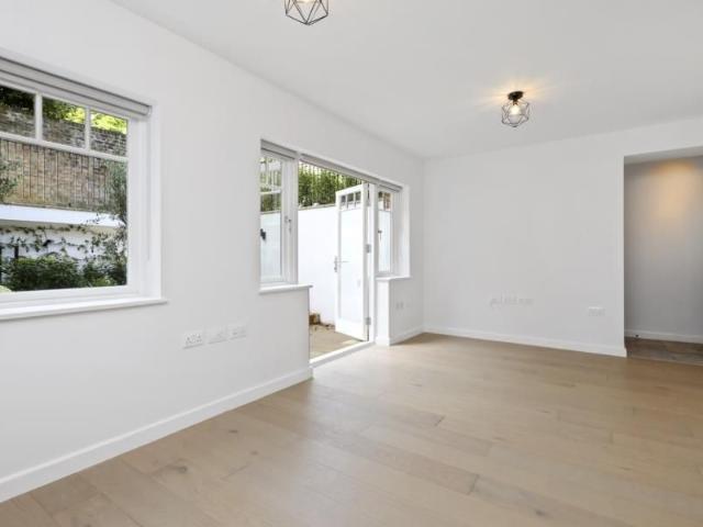 Apartment for rent in South Hampstead, Greater London