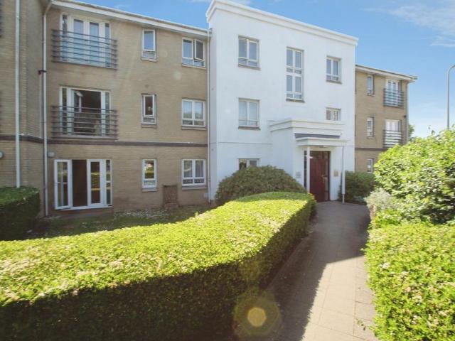 Flat for rent in Colnbrook with Poyle, Slough