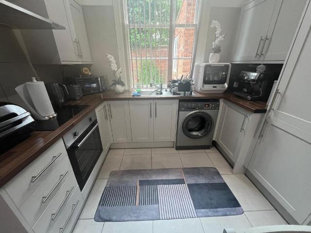 Flat for rent in Sydenham, Green Close