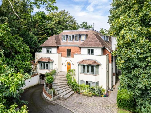 Flat for rent in Perryfields, West Sussex