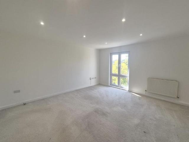 Apartment for rent in Newtown, Falcon Lodge
