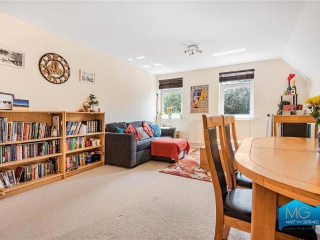 Apartment for rent in North Finchley, Greater London