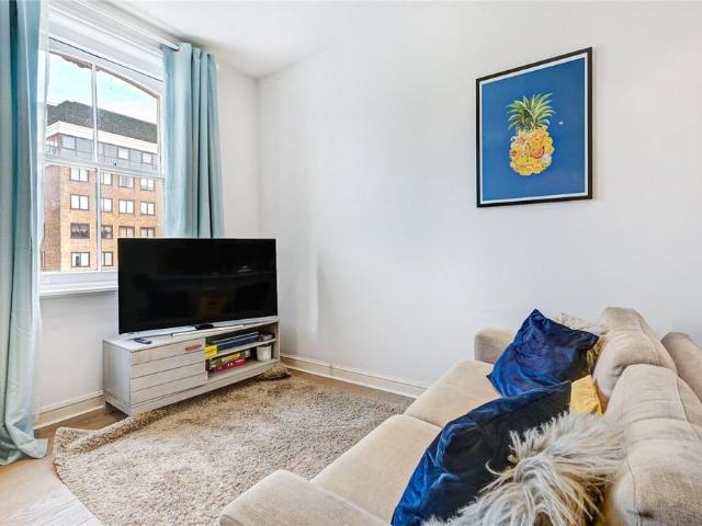 Apartment for rent in South Kensington, Greater London