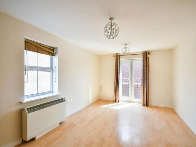 Apartment for rent in Haydon End, Abbey Mead