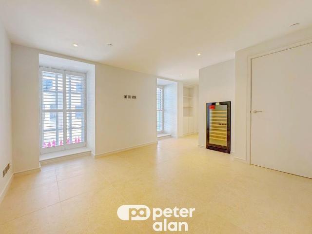 Apartment for rent in Crockherbtown, Falcon Lodge