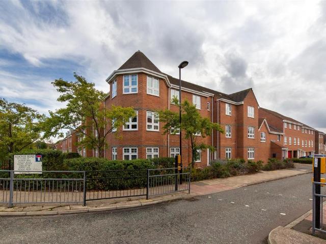 Flat for rent in Kenton, Tyne And Wear