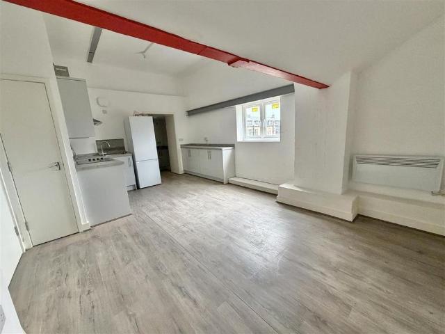 Apartment for rent in Kings Hill, Colliers End