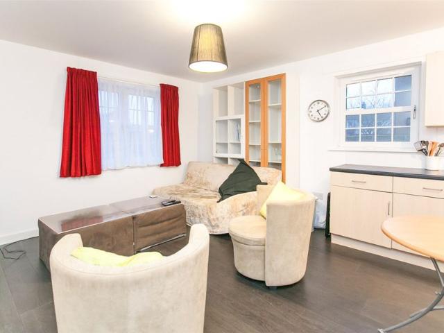 Apartment for rent in East Craigs, Scotland