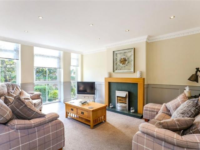 Apartment for rent in Hough Green, Two Mills
