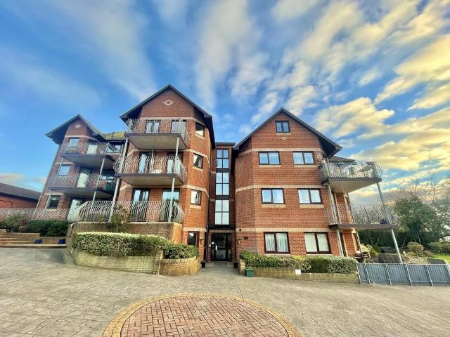Flat for rent in Withycombe, Budlake