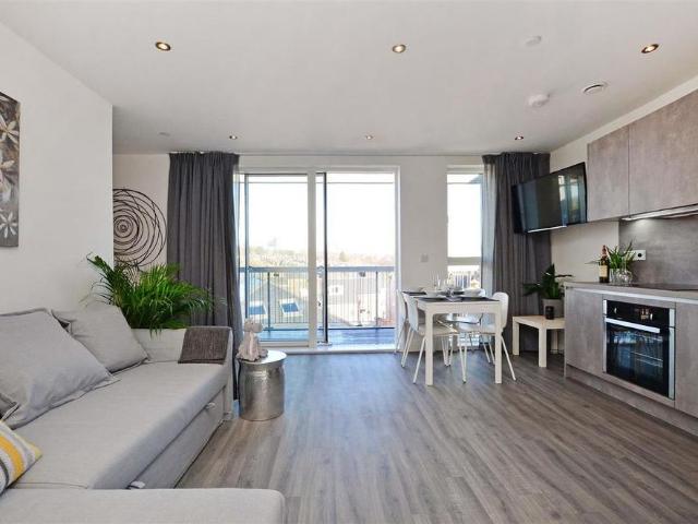 Apartment for rent in Sharrow Vale, Isle Of Man