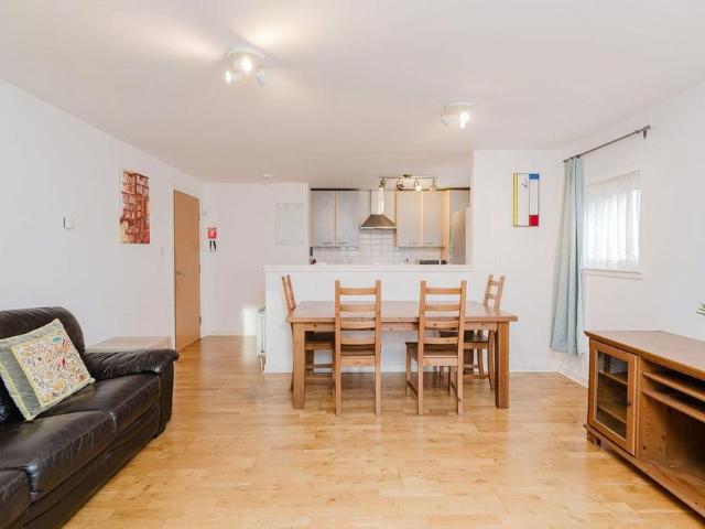 Apartment for rent in Wardie, Trinity