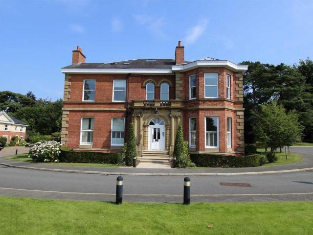 Flat for rent in Alderley Edge
