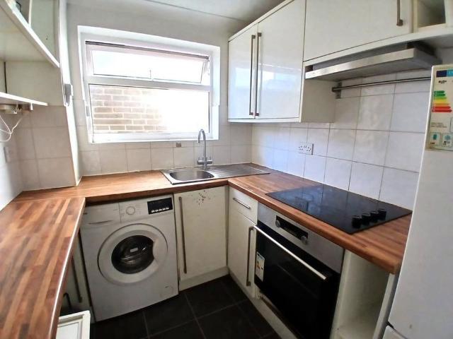 Apartment for rent in Red Hill, Surrey
