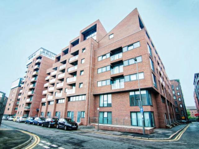 Flat for rent in Chinatown, Calderstones