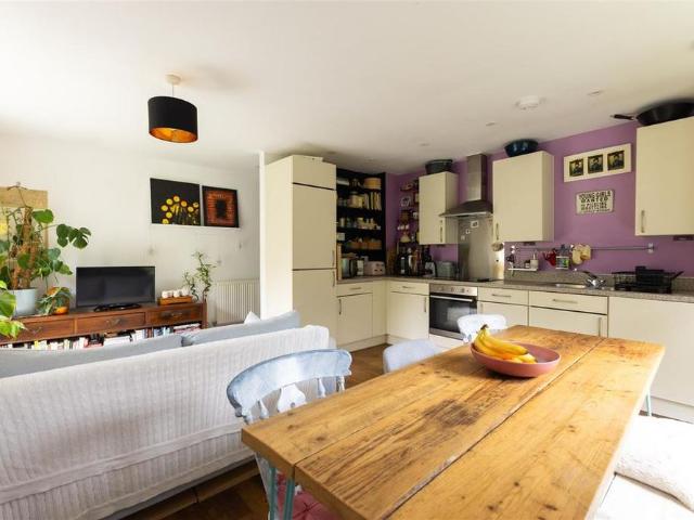 Apartment for rent in Bohemia, Guestling Green