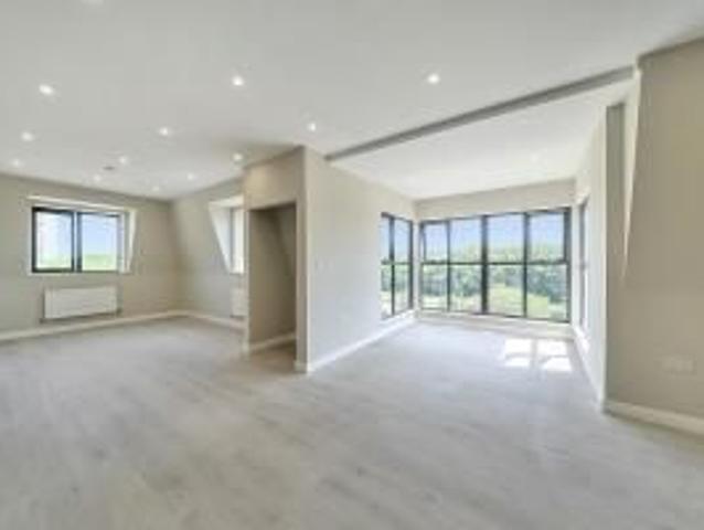Apartment for rent in Elstree and Borehamwood, Borehamwood